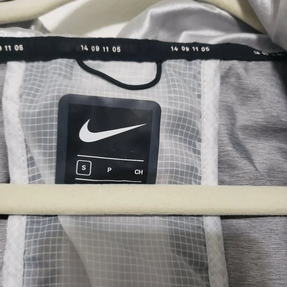 Nike Tech Pack Running Jacket - Picture 16 of 16